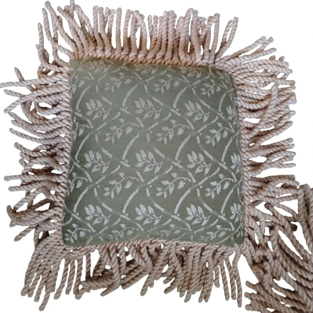 Vtg DAKOTAH Set of 2 Throw Pillows Green Trellis Leaf Jacquard Heavy Rope Fringe